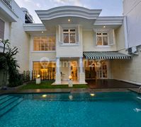 Disewakan Rumah Luas Full Furnished dengan Private Pool