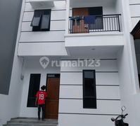 Dijual Murah Rumah 2Lantai di Cipayung Jakarta Timur