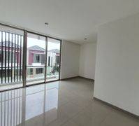 Dijual Cepat Rumah PIK 2 uk. 8x15 m HOEK Kosongan Murah