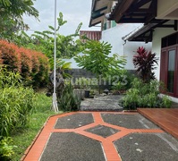 Rumah Sangat Terawat Dalam Cluster Dan Lokasi Tenang Dijual 