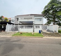 Rumah Boulevard Jln Utama Mewah Megah bisa Usaha di Legenda Wisata Cibubur