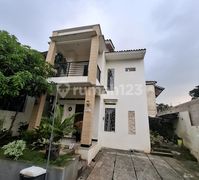 Over Kredit Sisa 850 Jt 2 Lantai SHM Rotan Limo Cinere, Depok