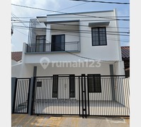 Rumah Baru Komplek Regensi Melati Mas SHM Siap Huni Bebas Banjir