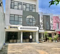 Ruko minimalis 3 lantai cocok semua usaha pinggir jalan raya