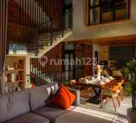 Rumah Mewah Kondisi Baru 4 Lantai di Cilandak Jaksel Lokasi Strategis