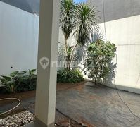 Dijual Rumah 2 Lantai Siap Huni di Citra Gran,Mall Citra Grand,Dekat Akses Tol