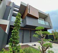 Cluster Lake Vista! Rumah Cantik Dengan View Danau Di Depok