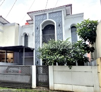 Hook, 5 Menit ke LRT Harjamukti, Rumah 2 Lantai, Dekat Masjid