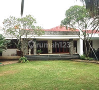 Rumah 1 Lantai Halaman Luas Private Pool,Cilandak Jakarta Selatan