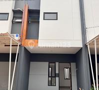 Rumah 2 Lantai Sisa 1 yang Ready Siap Huni Ada Pilihan 2 Kamar dan 3 Kamar Spesial Ramadhan Cicilan Mulai 300 Rebuan Saja Dp0% Free Semua Biaya Surat2 dan KPR Tinggal Huni Fasilitas Umum Terlengkap di Sawangan Ini