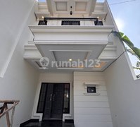 Rumah Mewah 2 Lantai Siap Huni Dekat Stasiun Depok