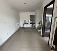 Termurah, Rumah Sewa 3 Kamar Tidur di Pik 2, Uk 6 X 12,5