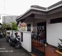 Rumah Minimalis di Petukangan Utara