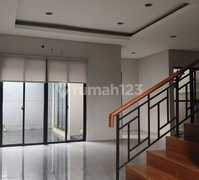 Rumah Semi Furnished di Mayfield Greenwich Bsd