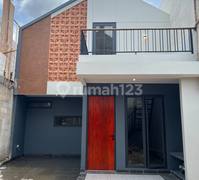 Rumah Cantik Murah Siap Huni Mezzanine Bojong Sari Sawangan Depok