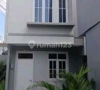 Rumah Cantik Murah 2 Lantai di Jl Cempaka Warna 26D Jakarta Pusat