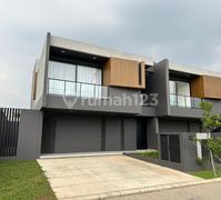 Rumah Siap Huni Termurah di Shila At Sawangan Kawasan Mandiri Mempunyai Danau Alami