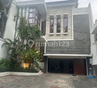 Disewakan Rumah Cantik Modern Dekat Sekolah New Zealand dan Kemang Raya Area Kemang Jakarta Selatan