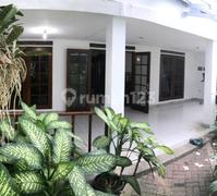 Rumah Townhouse Asri di Rawamangun