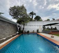 Rumah Premium 2 Lantai Siap Huni - Disewakan di Kemang