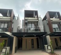 Hunian Premium - South Tresor, Metland Cyberpuri