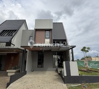 Rumah 2 Lantai Siap Huni Full Fasilitas di Bsd Tangerang Selatan.
