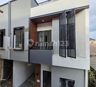 800 Jtan Siaphuni 3 Lantai+ Roofto di Jalan Raya Utama Jagakarsa