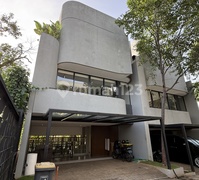 Rumah Baru 4 Lantai di Jagakarsa Viewe Danau 4 Menit Tol Andara