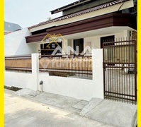 Ana Rumah Kost 1.5Lt Luas 9X15m2 Murah 8Kt, 8Km Cocok Invest Jln 2 Mobil Hadap Selatan di Jelambar - * Good- Deal !!*