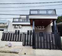 Dijual Rumah 2 Lantai Bagus Siap Huni di Regency Melati Mas