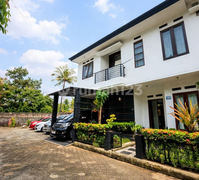 Rumah, 2 Lantai, di Pangkalan Jati