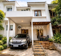 Rumah, 2 Lantai, SHM, di Limo