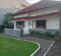 Rumahpeninggalan Belanda Bagus Lokasi Elit di Menteng
