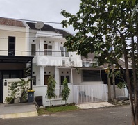 Termurah Rumah Siap 2 Lantai Full Renov 3+1 KT dan 3 KM di Regensi Melati Mas Serpong