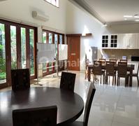 Rumah Menteng Dekat ke Wahid Hasyim
