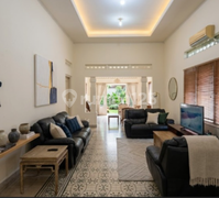 Rumah Colonial Menteng Depan Taman