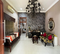 Rumah Tua Lokasi Menteng, Tenang & Hadap Timur ( Dekat ke Cik Ditiro )