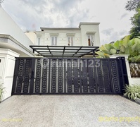 Rumah Cantik Area Tenang Jalan Lebar dengan Kolam Renang