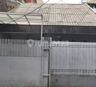 Rumah 1,5 Lantai di Gajah Mada Jl Kerajinan