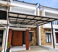 Rumah Bali Modern 2Lantai Bagus SHM Dekat Pintu Tol di Depok.