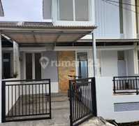 Rumah Dua Lantai Bagus Sangat Nyaman/aman Bwat Tinggal