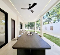 Belakang Sency! Prime Area! Barang Langka! Rumah Hoek Mau Jual Cepat bisa Nego! bisa Dijadikan Office Dll