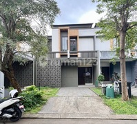 Rumah Baru di Cluster Victoria! Lokasi Bagus Depan Taman! Sangat Strategis Selangkah ke Mall dan Mall! Cocok untuk Keluarga Harmonis