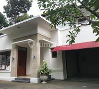 Rumah Dijual di Pangeran Antasari Fasilitas Kolam Renang