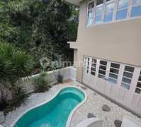 Passive Income!! Villa Eksklusif Desain Modern Tropis, Udara Sejuk di Dago Bandung – 4 Unit Villa Siap Huni, Furnished dengan Jacuzzi & Kolam Renang