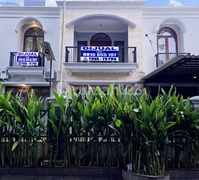 Rumah Cantik Harga NJOP Dekat Taman di Pondok Indah