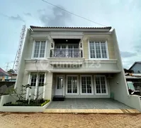 Rumah 2 Lantai Dalam Townhouse Exclusive di Cinere