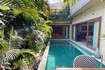 Freehold Luxurious 2 Bedroom Tropical Villa In Premier Canggu Location