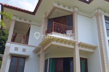 Villa Grand Trawas 2 Lantai View Cantik, Luas