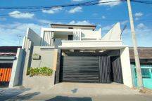 Rumah Mewah Area Dekat UNS